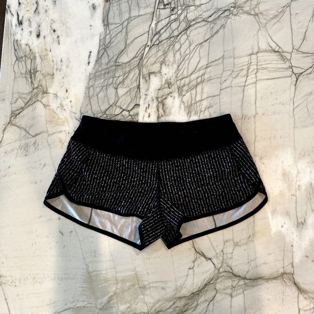 Lululemon Speed Up Love Letter Short Size 8